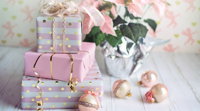 31 Personalized Christmas Gifts for Her: The Ultimate Holiday Gift Guide