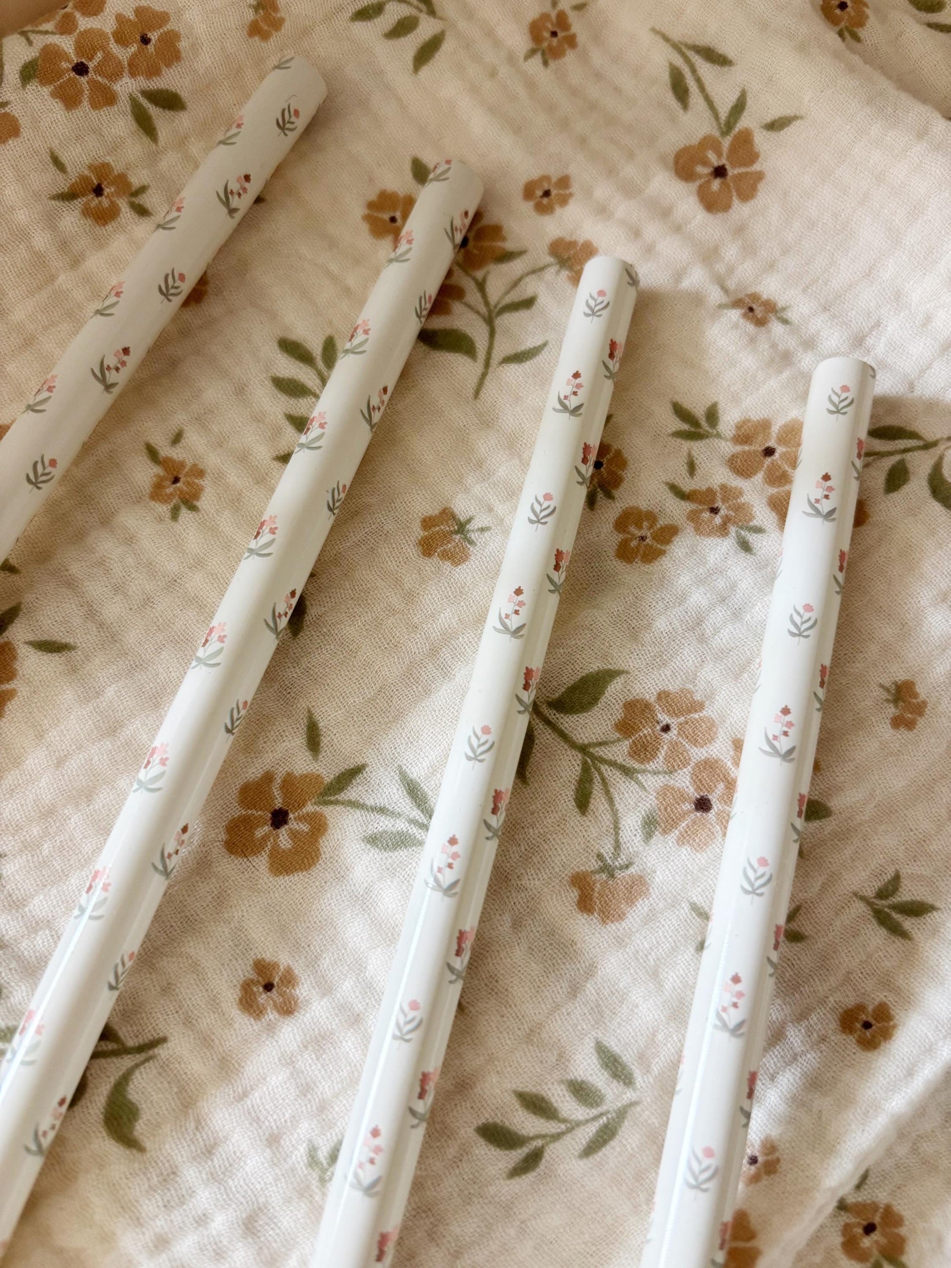 Bow Tumbler Straw Bulk Drinkware Accessories for Bow Theme Party Favor Flower Party Favor for Goody Bag Floral Party Gift for Pajama Party