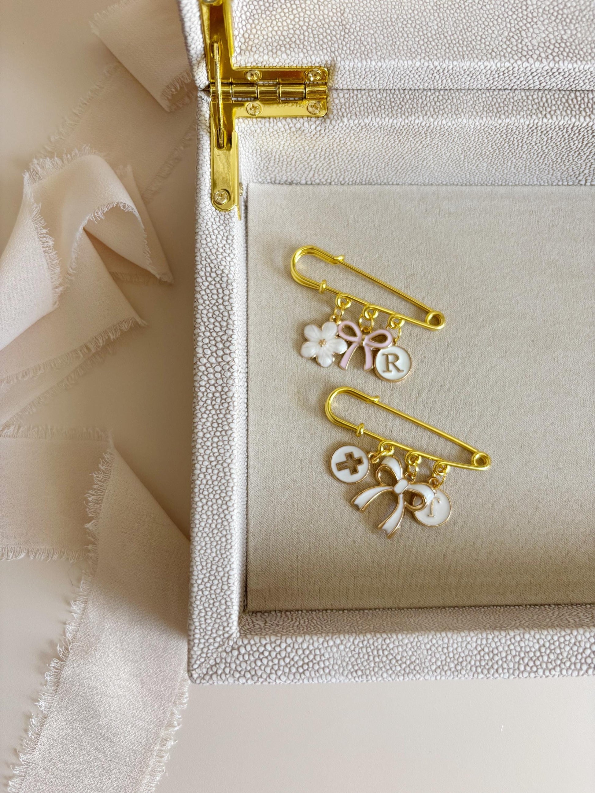 Personalized Baby Keepsake Gift Newborn Protection Pin Baby Christening Gift Baptism Gift for Baby Safety Pin Brooch Custom Protection Pin