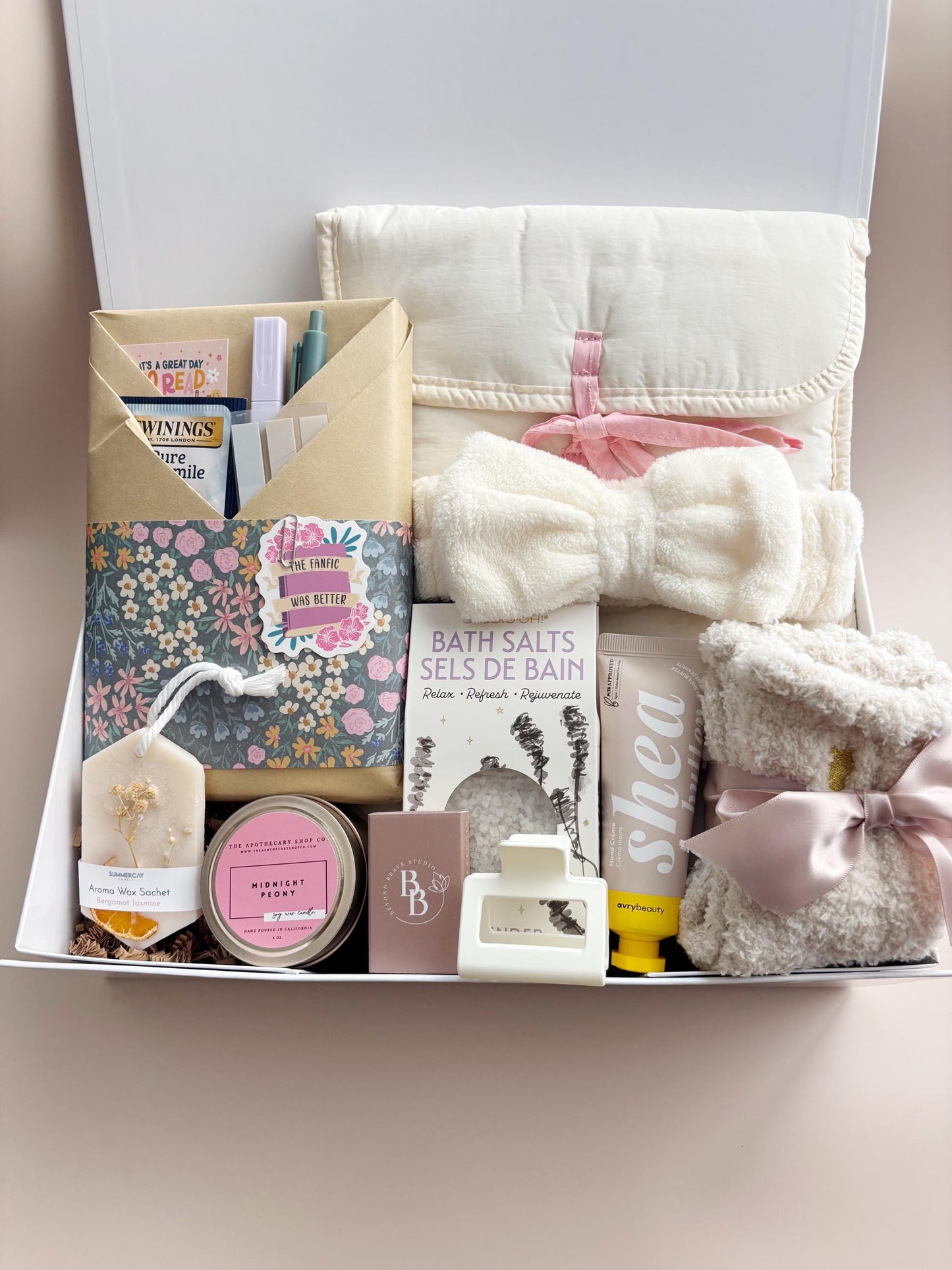 Romantasy Blind Date with a Book Lover Gift for Avid Reader Gift Set for Bookworm Gift Idea for Comfort Hygge Bookish Giftbox for Book Club