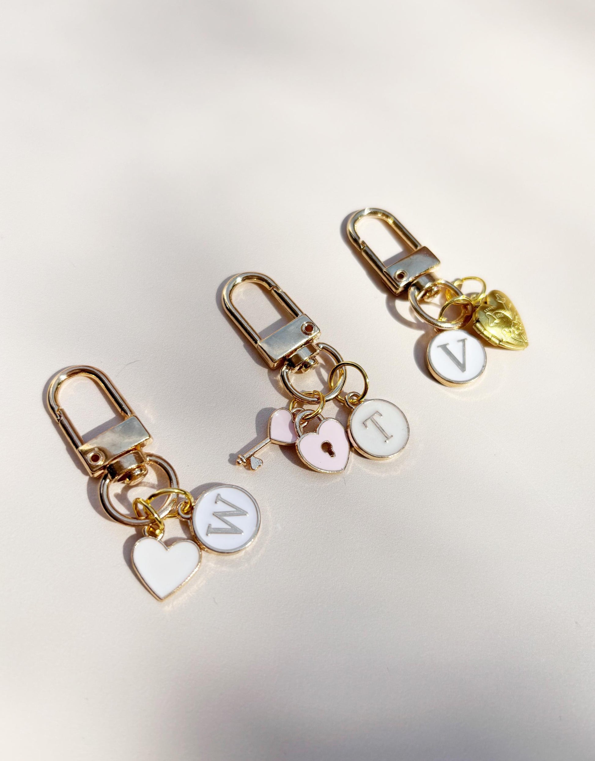 Custom Initial Keychain Trendy Purse Charm Personalized Bag Accessory for Handbag Keychain Diaper Bag Tag Gift for Holiday Stocking Stuffer