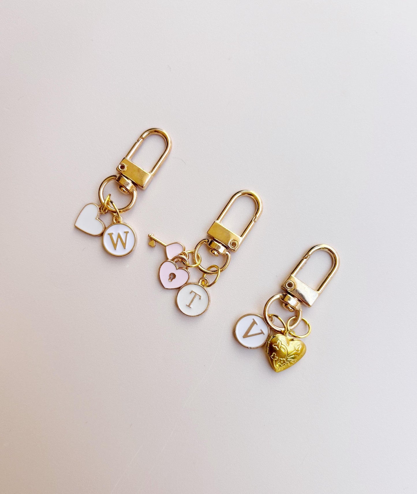 Custom Initial Keychain Trendy Purse Charm Personalized Bag Accessory for Handbag Keychain Diaper Bag Tag Gift for Holiday Stocking Stuffer