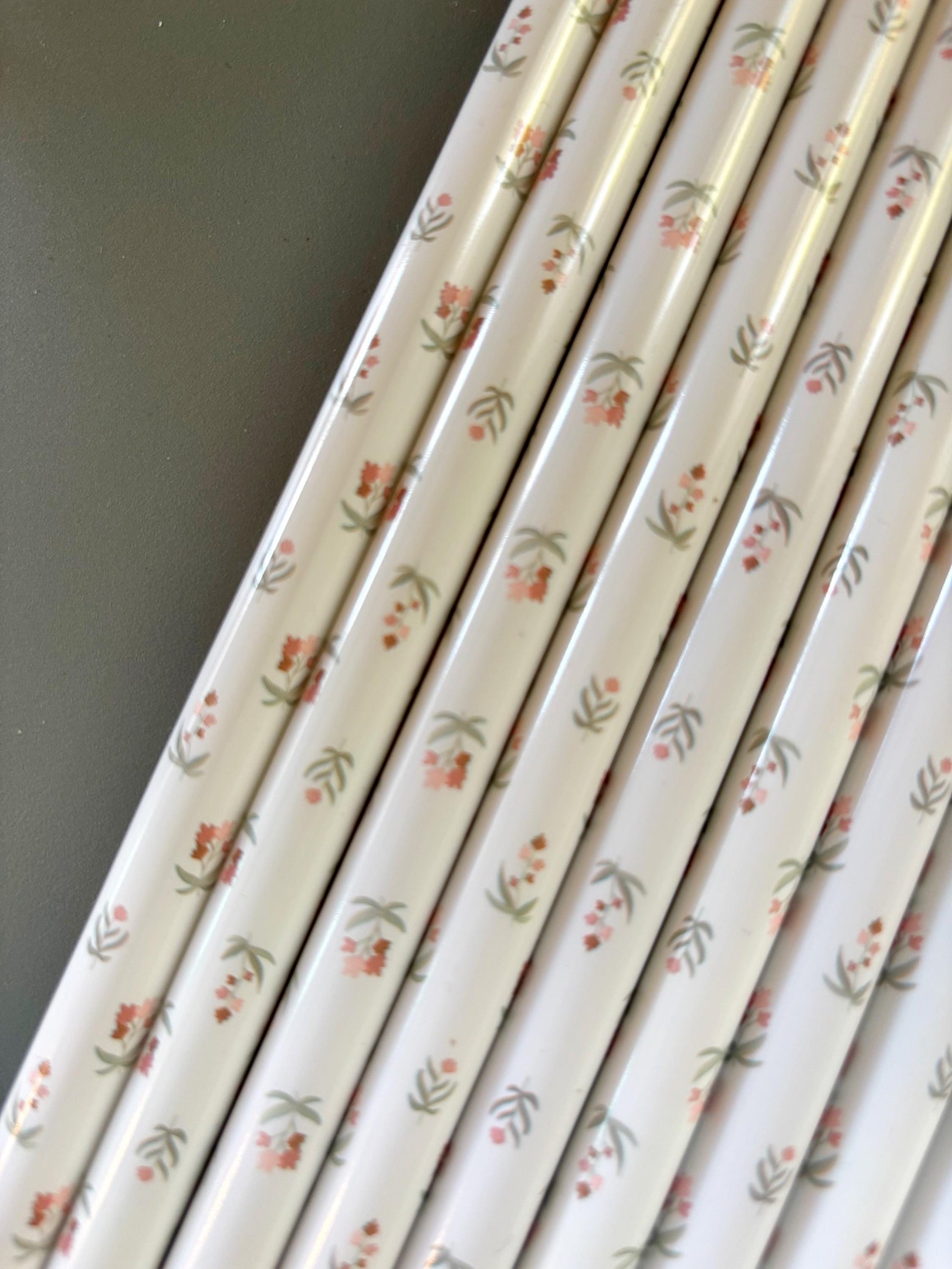 Floral Straw Reusable Drinking Eco Friendly Decorative Plastic Long Tube Silicone Tulip Cover Kitchen Drink Accessory Sustainable Party