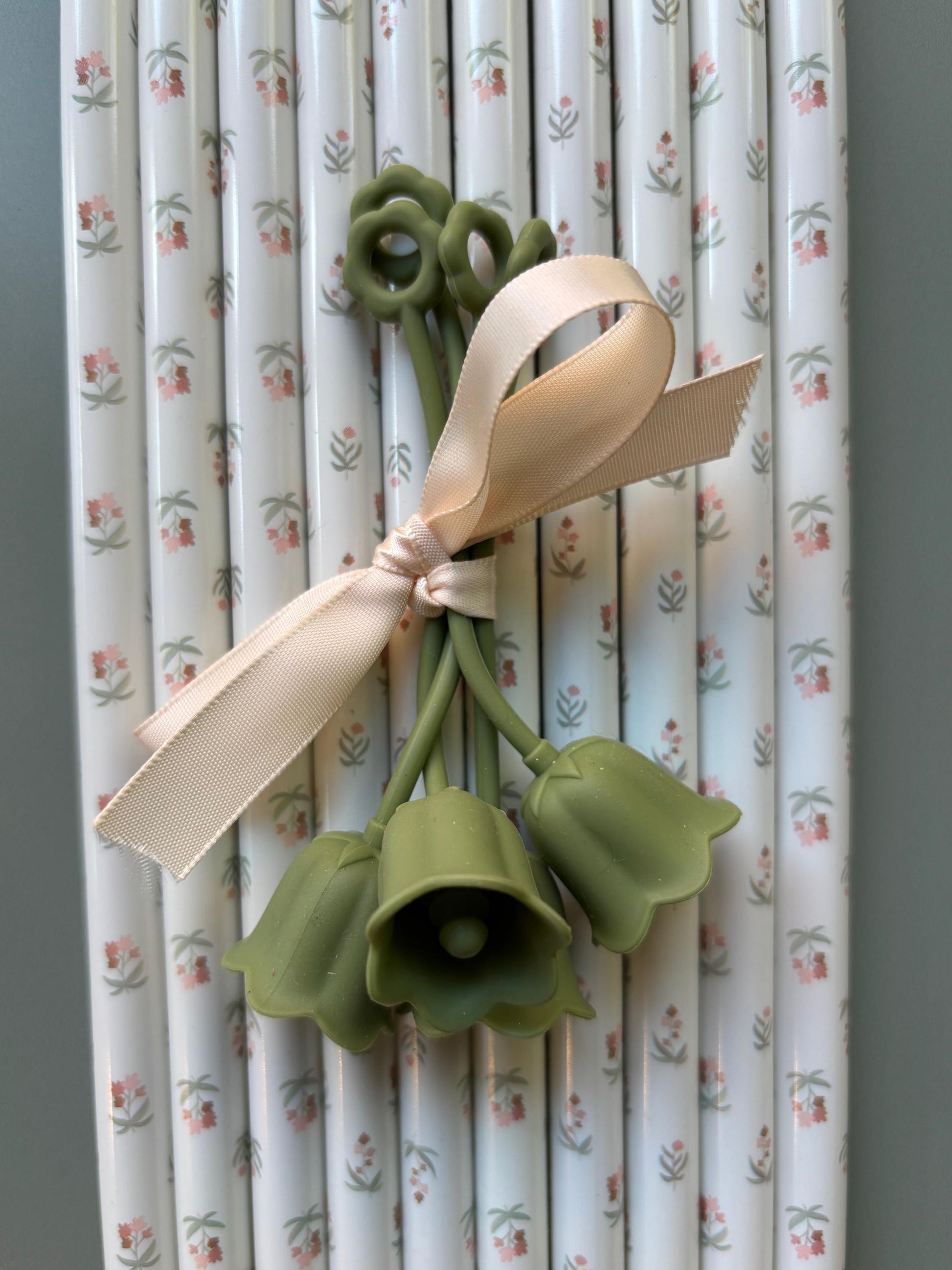 Floral Straw Reusable Drinking Eco Friendly Decorative Plastic Long Tube Silicone Tulip Cover Kitchen Drink Accessory Sustainable Party