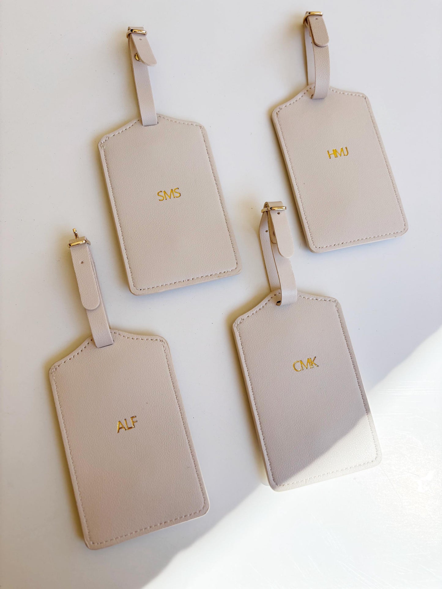 Personalized Luggage Tag Suitcase Bag Tag Gift for Vacation Travel Embossed Monogram Family Matching Carry-on Duffel Bag Name Tag for Team