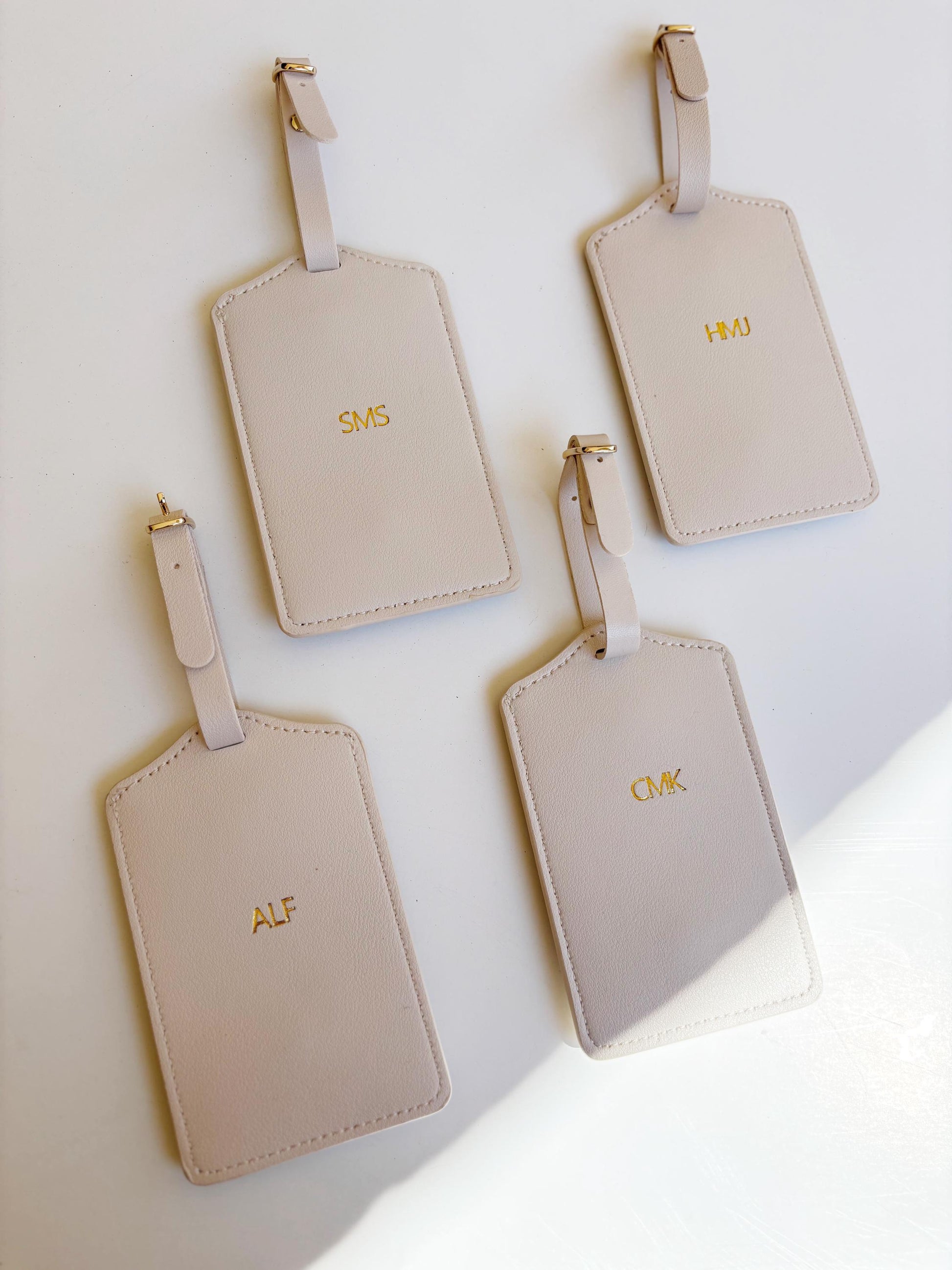 Personalized Luggage Tag Suitcase Bag Tag Gift for Vacation Travel Embossed Monogram Family Matching Carry-on Duffel Bag Name Tag for Team