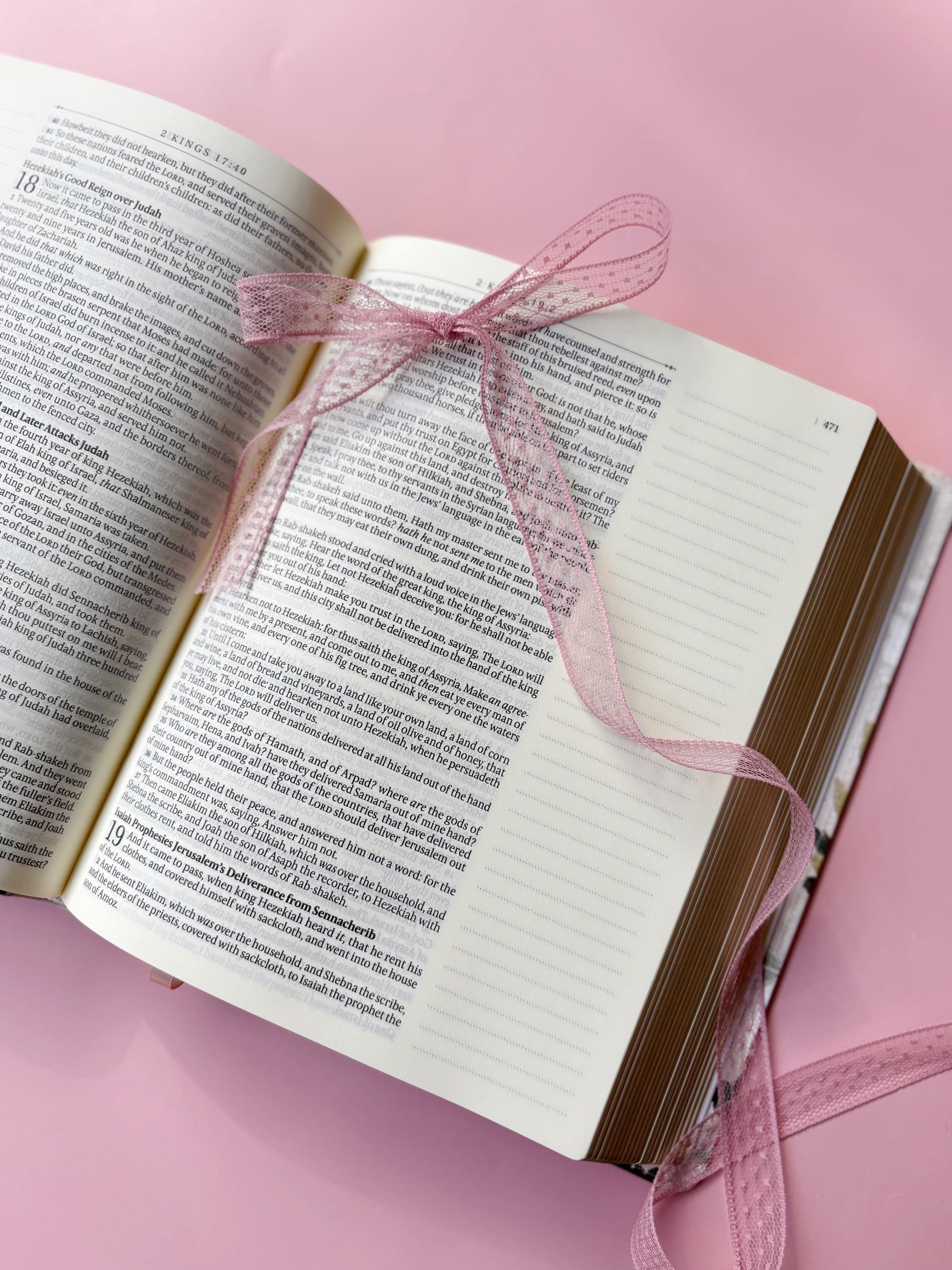 Pink Floral Tabbed Bible Gift for Christian Women First New Holy Bible Study Gift for Daughter Baptism Devotional Gift for Christian Mom