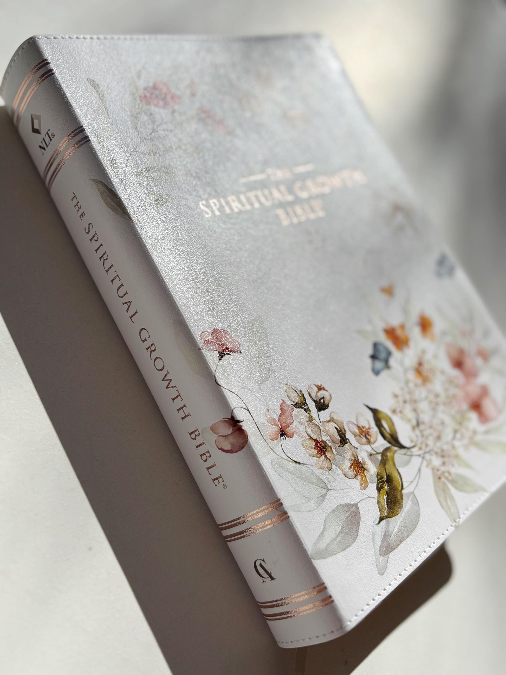 Floral NLT Tabbed Holy Bible for Gift for Christian New Living Testament Bible Study Gift for Spiritual Growth Bible Youth Group Bible