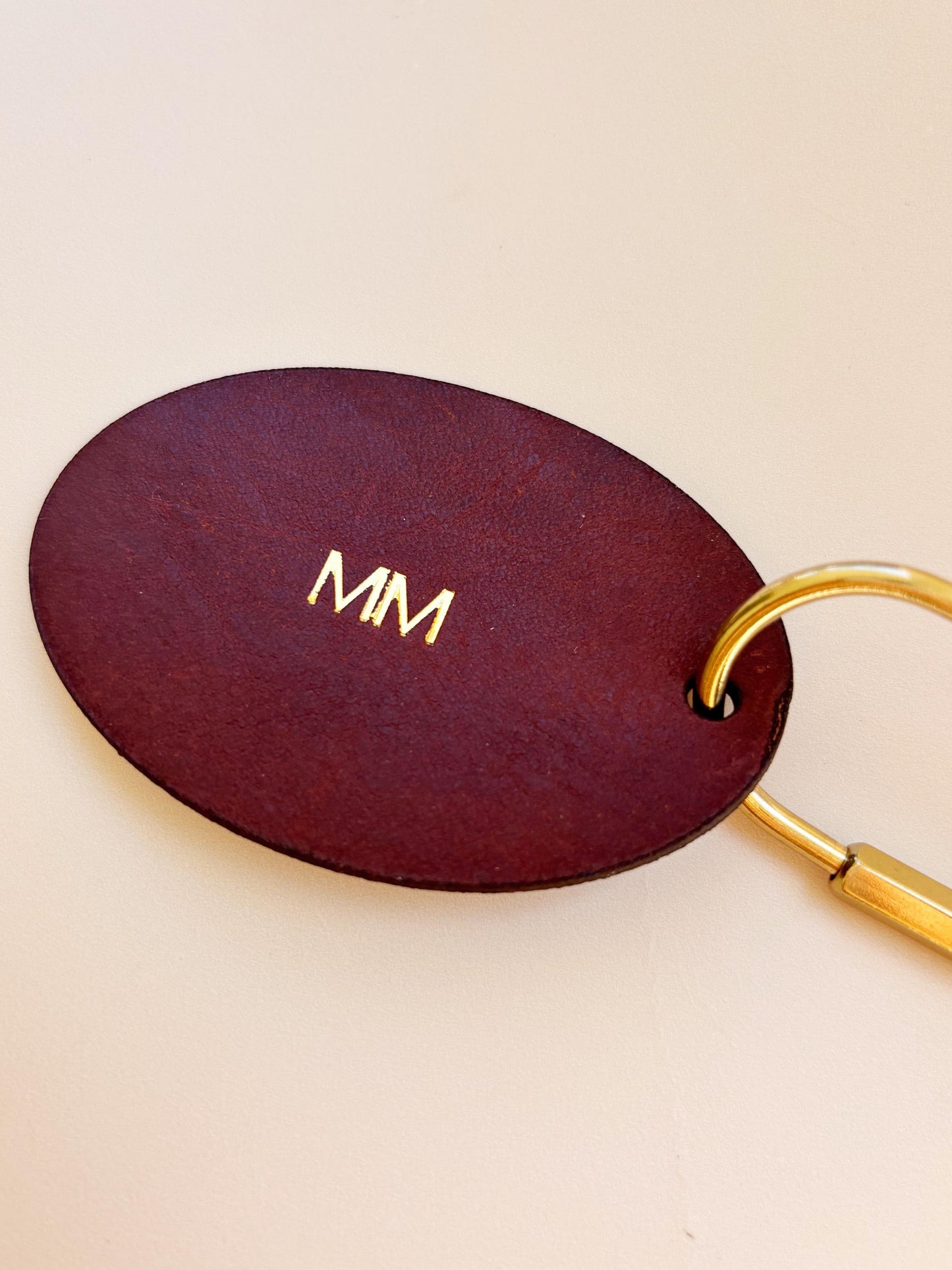Personalized Genuine Italian Leather Keychain Embossed Handmade Carabiner Keychain Organizer Gift for Men and Women Key and Car Storage