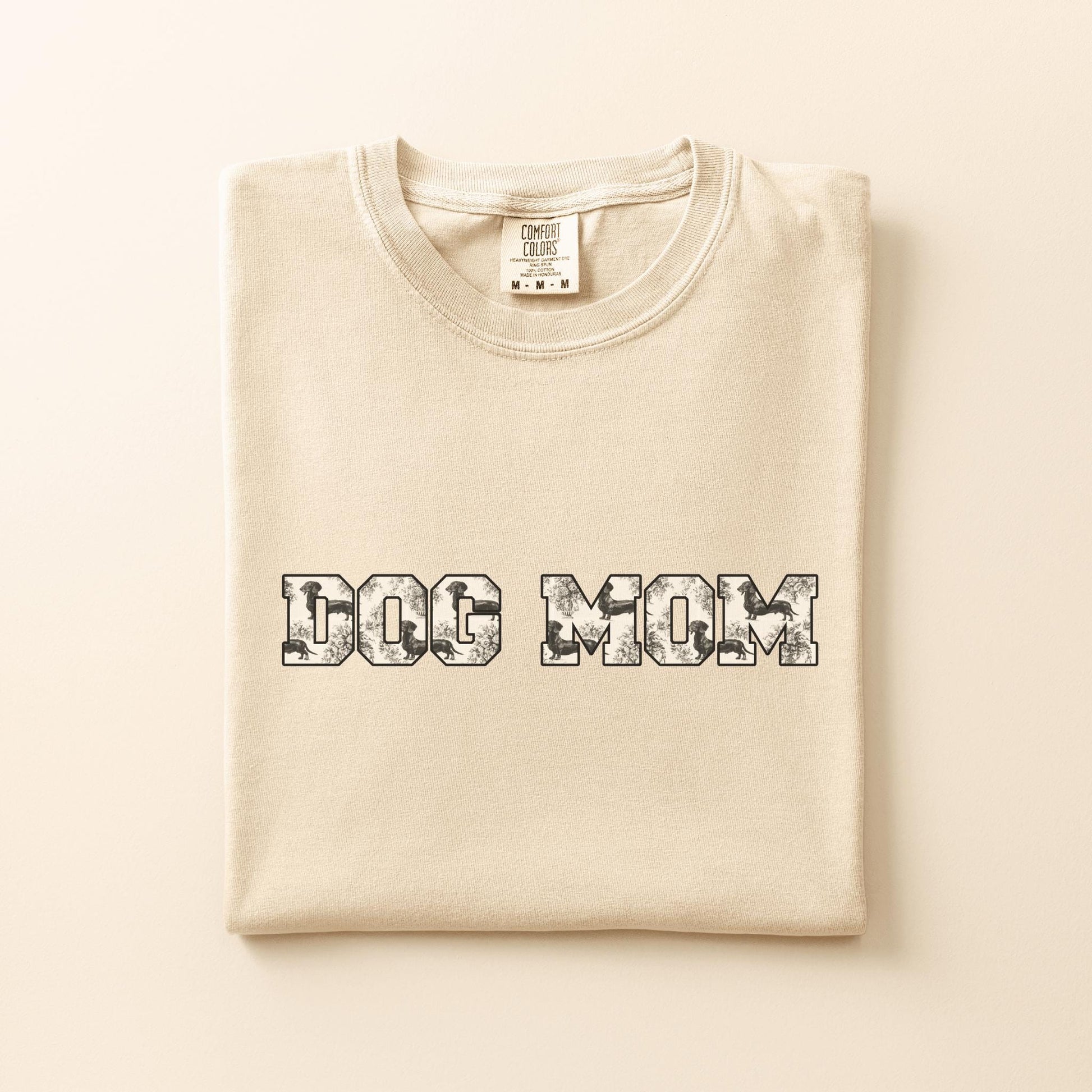 Trendy Dog Graphic Comfort Color T-shirt Wiener Dog Mom Funny Gift for Dachshund Casual Tee Oversized Garment Dyed Pet Dog Walking Shirt