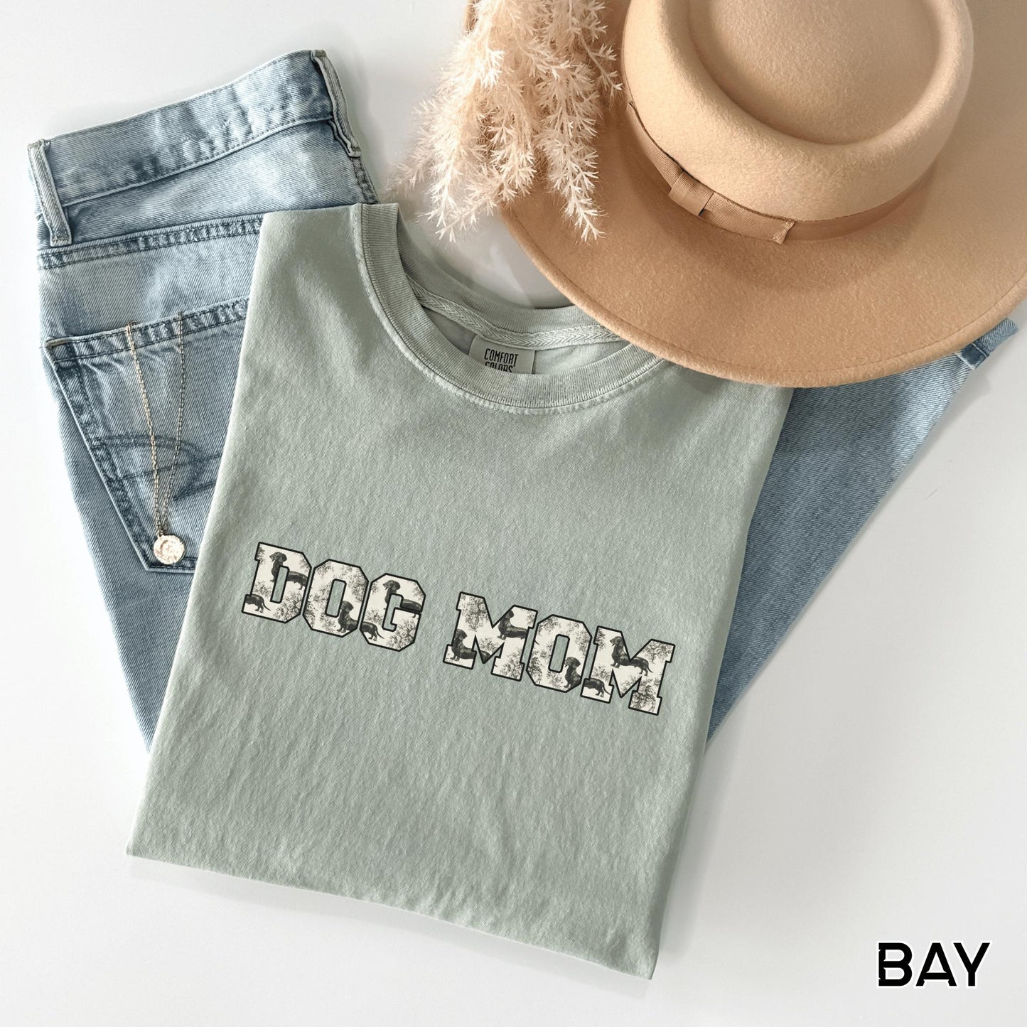 Trendy Dog Graphic Comfort Color T-shirt Wiener Dog Mom Funny Gift for Dachshund Casual Tee Oversized Garment Dyed Pet Dog Walking Shirt