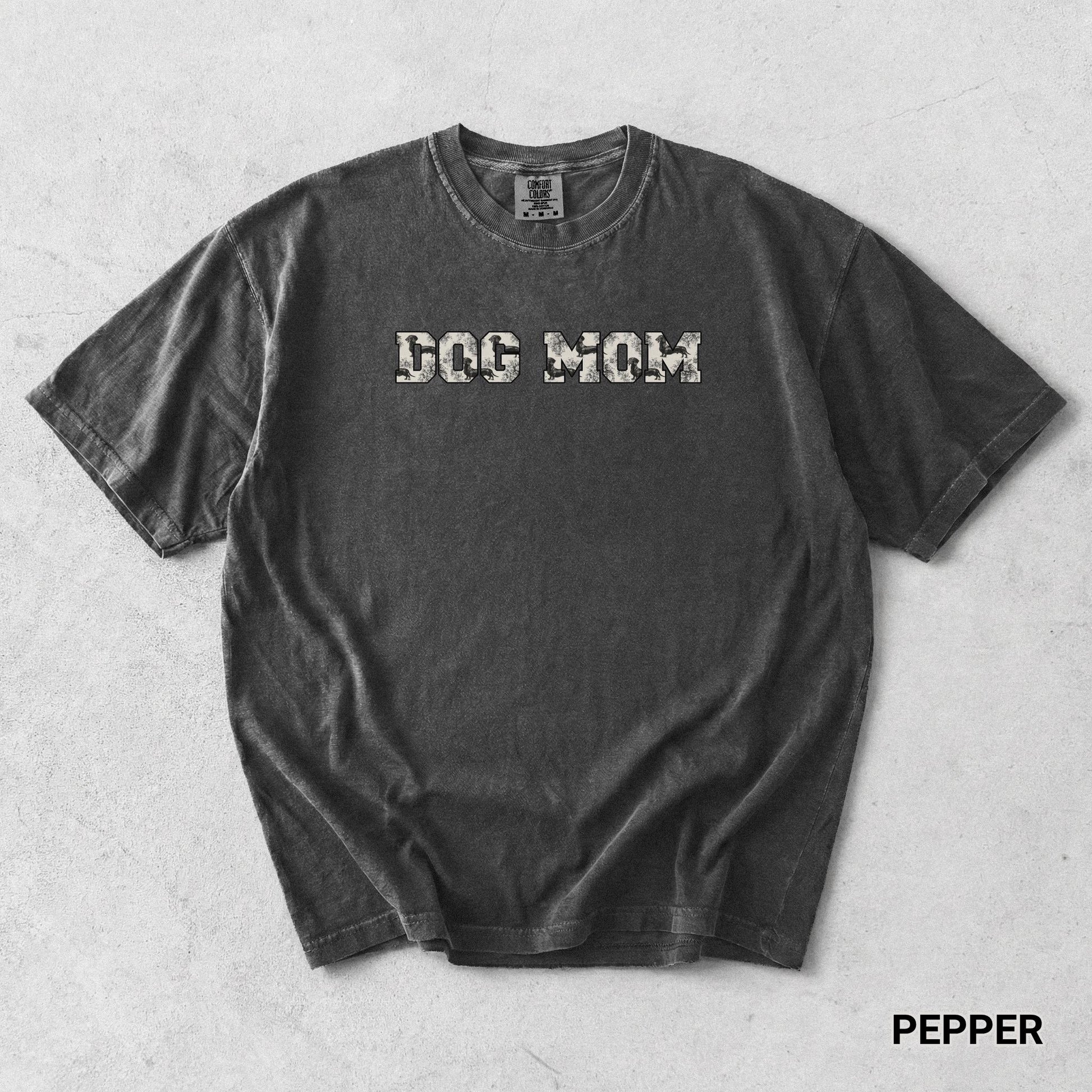 Trendy Dog Graphic Comfort Color T-shirt Wiener Dog Mom Funny Gift for Dachshund Casual Tee Oversized Garment Dyed Pet Dog Walking Shirt